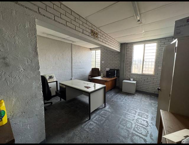 2,299M² WAREHOUSE TO LET IN ROBERTVILLE